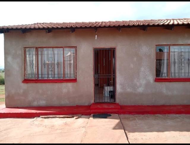 2 BEDROOM HOUSE FOR SALE IN VOSLOORUS
